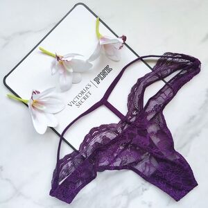 NWT VICTORIA'S SECRET VERY SEXY SHINE STRAP Y CUT-OUT BACK LACE THONG PANTY IN G